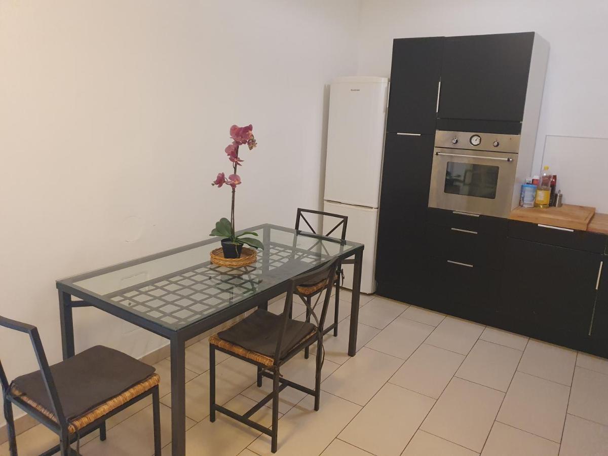 Spacious Apartment Near The Center Вена Экстерьер фото