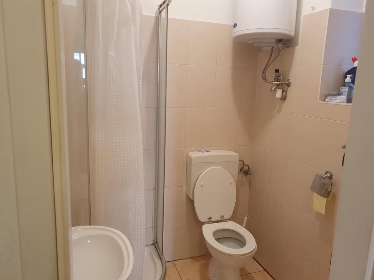 Spacious Apartment Near The Center Вена Экстерьер фото